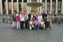 026_22AGruppenbild_Petersplatz